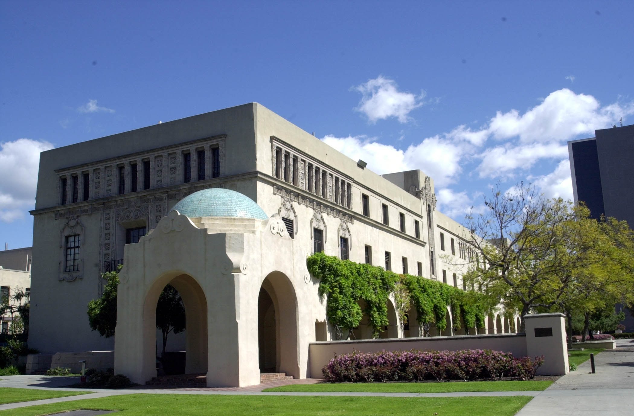California Institute of Technology – iApply School